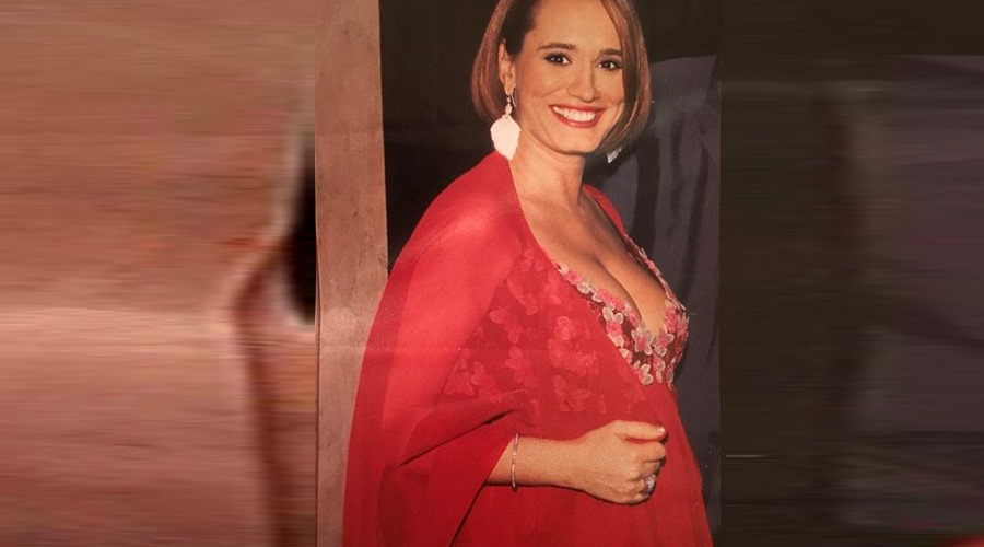 Andreea Esca Însărcinată La 47 De Ani !! Detaliul Care A Dat-O De Gol Pe Știrista Pro TV Azi-Noapte, La Un Eveniment Monden